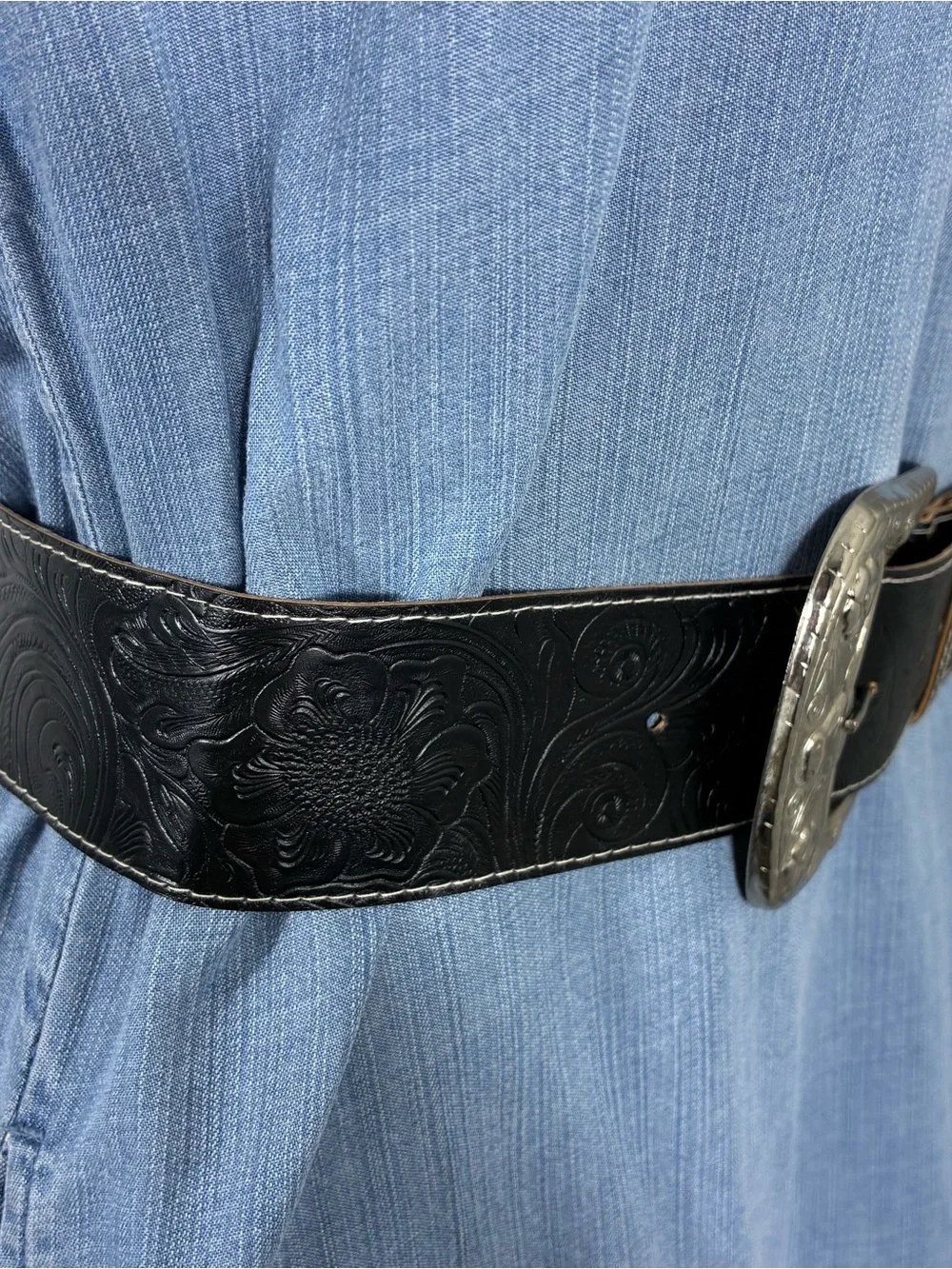 Womens belt Sz L Western Tooled Black faux Leather Engraved Silver Buckle